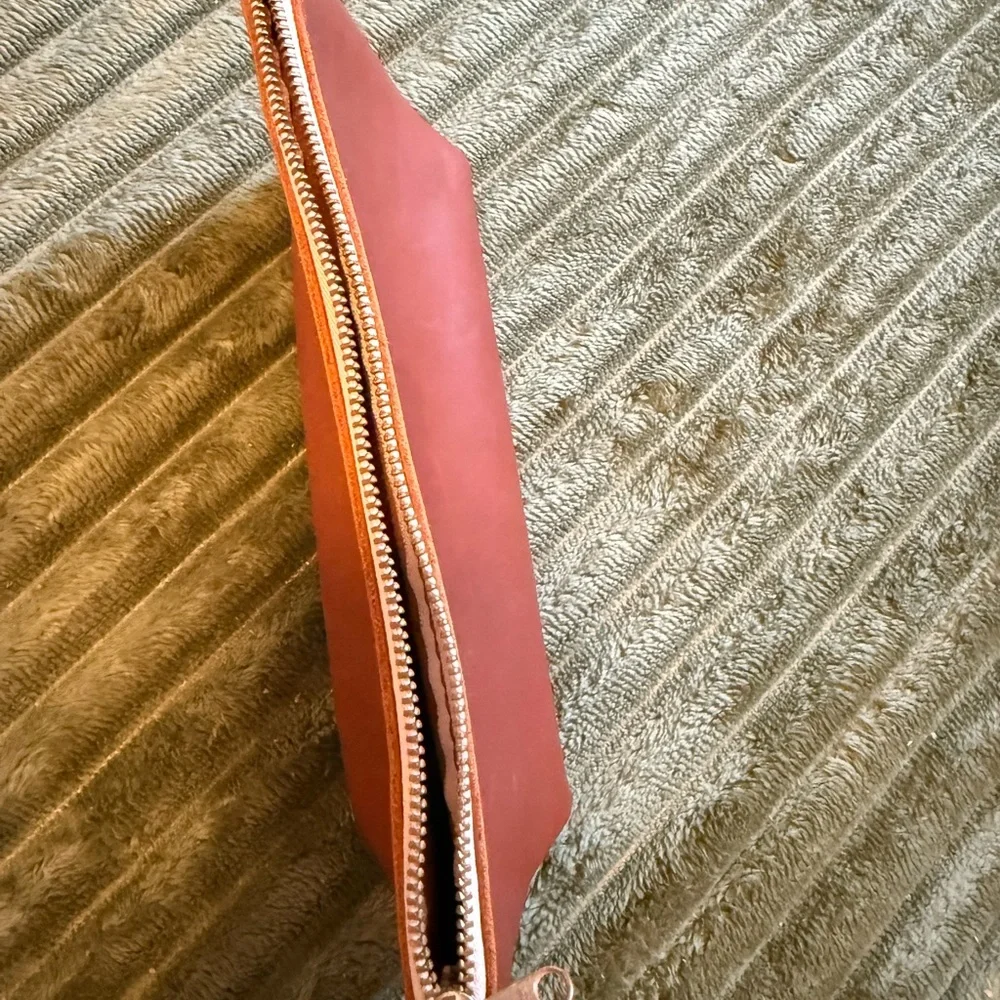 Portland Leather Goods Toiletry Bag - Picture 3 of 7